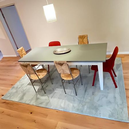 Grosse Wohnung Mit Loggia Templin Exterior foto