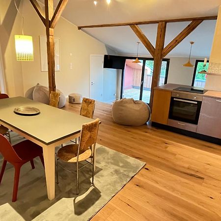 Grosse Wohnung Mit Loggia Templin Exterior foto