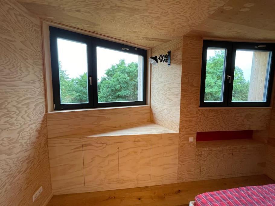 Grosse Wohnung Mit Loggia Templin Exterior foto