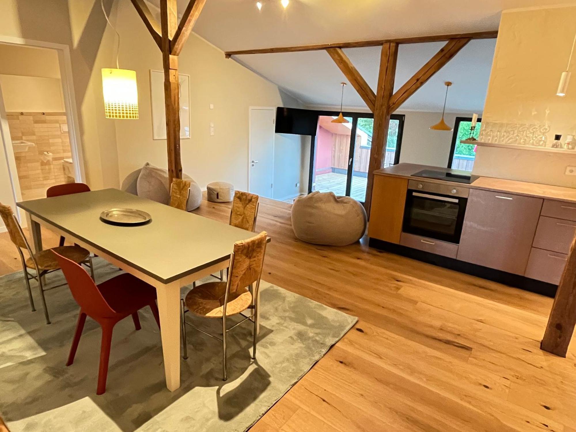 Grosse Wohnung Mit Loggia Templin Exterior foto