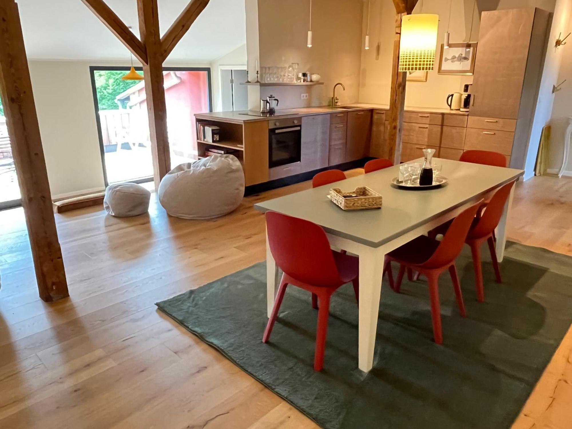 Grosse Wohnung Mit Loggia Templin Exterior foto
